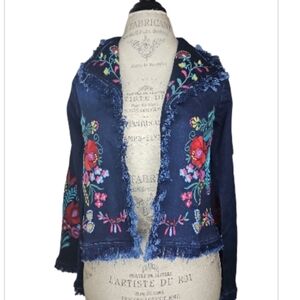 Avani del amour Women's Embroidered Floral Dark Wash Denim Jacket Size S